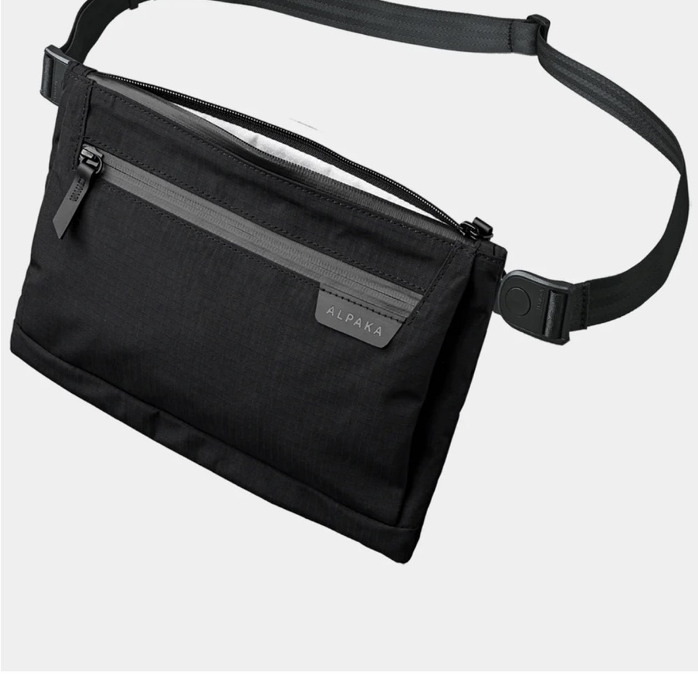 NWT Alpaka Zip Pouch Max V2 A5